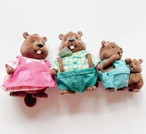 Lil Woodzeez Beaver Family Set of Four Mom Dad Kids